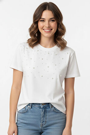 Farklı Boyutlarda İnci İşlemeli Normal Kalıp Beyaz Basic T-Shirt