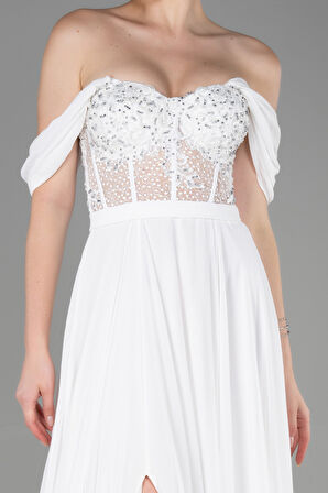 İşlemeli Kayık Yaka Yırtmaçlı Uzun Şifon Abiye ABU3310