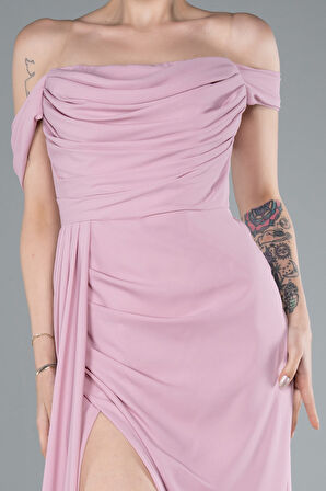 Kayık Yaka Yırtmaçlı Uzun Şifon Abiye Elbise ABU4925