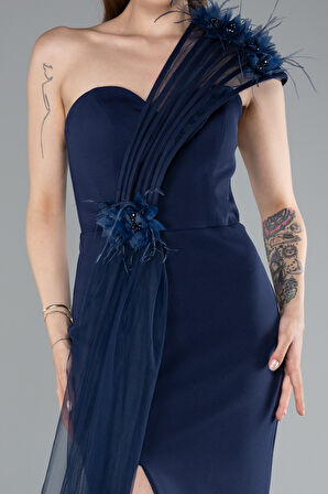 Tek Omuz Çiçek Aksesuarlı Yırtmaçlı Uzun Abiye ABU4969