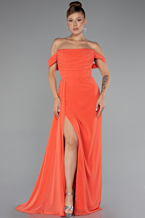 Kayık Yaka Yırtmaçlı Uzun Şifon Abiye Elbise ABU5082