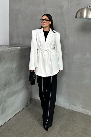 Kadın Oversize Blazer Ceket Kuşaklı Omuz Detaylı