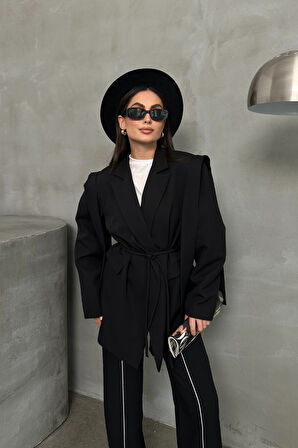 Kadın Oversize Blazer Ceket Kuşaklı Omuz Detaylı