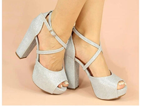 KADIN ABİYE TEK YÜZ AÇIK GÜMÜŞ ÇUPRA ÇAPRAZ BAĞLAMALI PLATFORM AYAKKABI