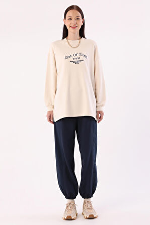 Ekru Oversize Nakışlı Sweatshirt