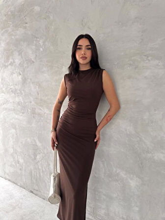 35 AVM Kolsuz Yırtmaçlı Uzun Maxı Boy Elbise - Kahve