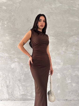 35 AVM Kolsuz Yırtmaçlı Uzun Maxı Boy Elbise - Kahve