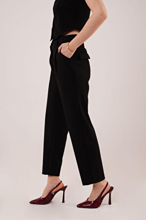 35 AVM Kapama Cep Detaylı Siyah Pantolon