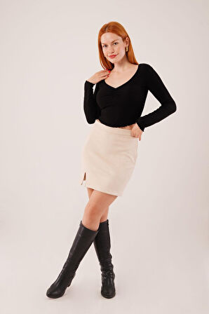 35 AVM Geniş Yaka Siyah Basic Body Bluz