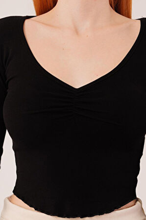 35 AVM Geniş Yaka Siyah Basic Body Bluz