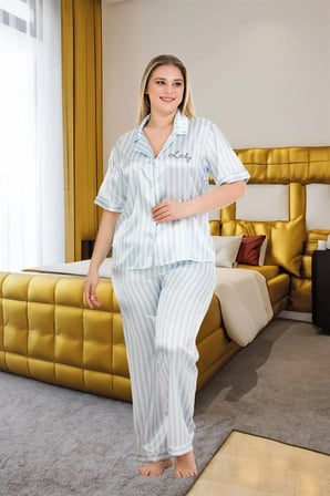 Aesco Büyük Beden Şık Tasarım Mavi Çizgili Düğmeli Kısa Kol Lüx Saten Pijama Takımı