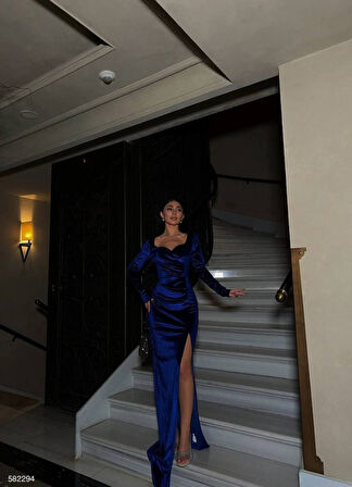 Aesco Kadın Kadife Kumaş Kalp Yaka Yırtmaç Detaylı Maxi Boy Elbise