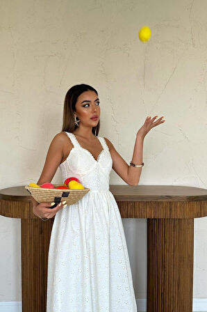 Aesco Ekru Dantel Detaylı Askılı Elbise