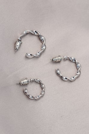 Burgu Model Gümüş Metal Küpe Seti