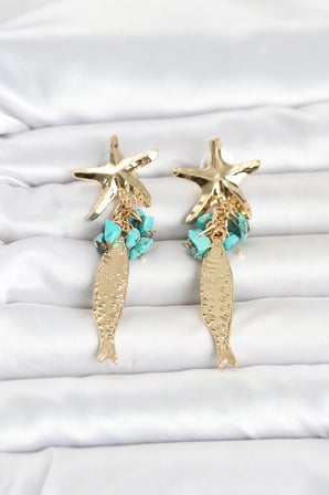 Deniz Yıldızı ve Balık Detaylı Mavi Taşlı Gold Renk Kadın Küpe 5886