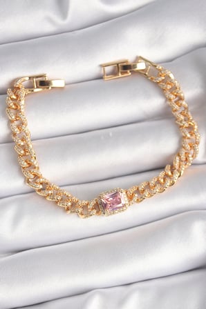 Pirinç Gold Renk Pembe Kare Zirkon Taşlı VIP Seri Kadın Bileklik 5886
