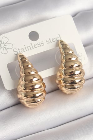 Pirinç Gold Renk İşlemeli Damla Model Kadın Küpe 5886