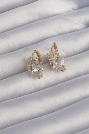 Pirinç Gold Renk İri Zirkon Taşlı Kıvrımlı Minimal Kelebekli Halka Küpe 5886