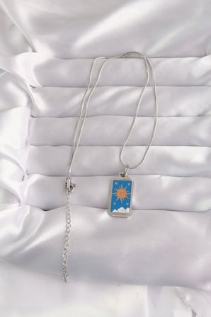 316L Çelik Gümüş Renk Mavi Mineli Güneş Model Tarot Kolye 5886