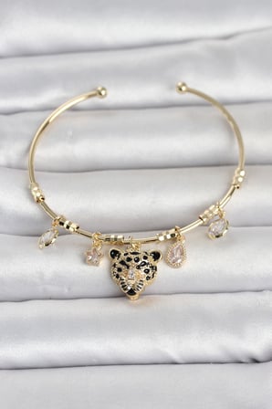 Pirinç Gold Renk Leopar Detaylı Charmlı Kadın Bileklik 5886