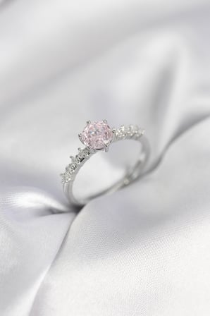 Gümüş Renk Pembe Tek Taş Model Zirkon Taşlı Kadın Yüzük 5886