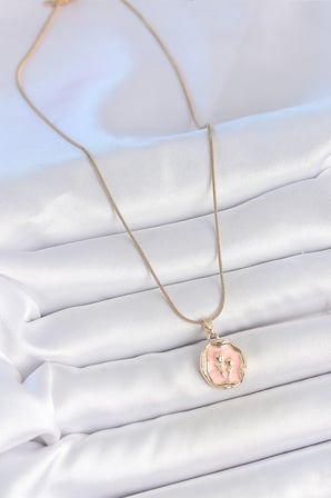 316L Çelik Gold Renk Zincir Pembe Mineli Çiçek İşlemeli Portre Model Kadın Kol