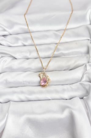 316L Çelik Zincir Gold Renk Pembe Kuğu Model Zirkon Taşlı Kadın Kolye 5886