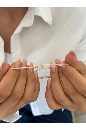 14 Ayar Altın Dorkikalı El İşi Zarif Altın Bileklik Bej Renginde