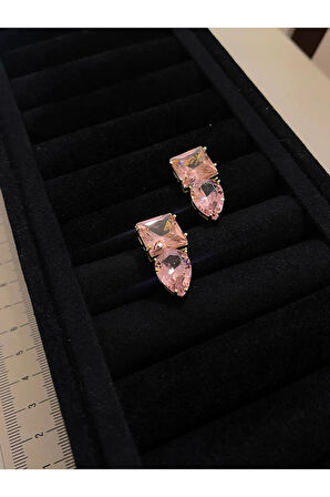 Pembe Zirkon Taşlı Parlak Gold Tasarım Küpe