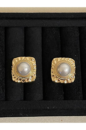 Gold Renginde İncili Tasarım Küpe