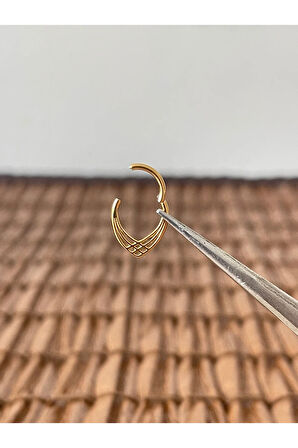 316 L Cerrahi Çelik Anti Alerjik Halka Piramit Modeli Kilitli Halka Piercing 8mm x 1,2 mm