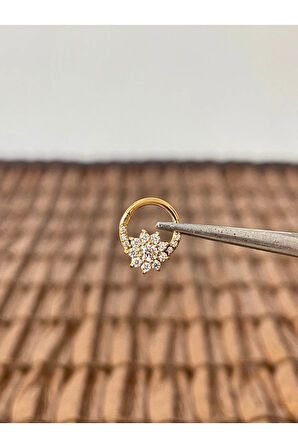 316 L Cerrahi Çelik Pırlanta Çiçek Zirkon Parlak Taşlı Kilitli Halka Piercing 8 mm x 1,2 mm