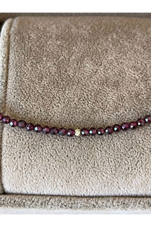 14 Ayar Altın Dorika Detaylı Parlak Doğal Granat Taşlı Zarif Altın Kolye