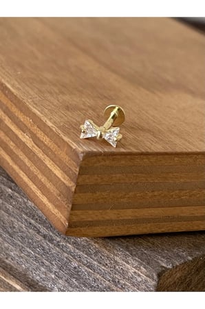 925 Ayar Gümüş Taşlı Papatya Dudak Kıkırdak Helix Tragus Piercingi Gümüş Piercing