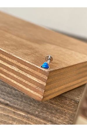 925 Ayar Gümüşi Kalp Modeli Opal Taşlı Dudak Kıkırdak Helix Tragus Gümüş Piercingi