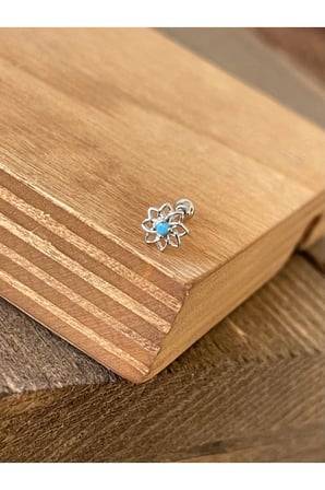 925 Ayar Gümüş Turkuaz Taşlı Çiçek Kıkırdak Helix Tragus Piercingi Gümüş Piercing