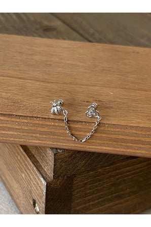 925 Ayar Gümüş Arılı Tasarım Zincirli Piercing Gümüş Küpe