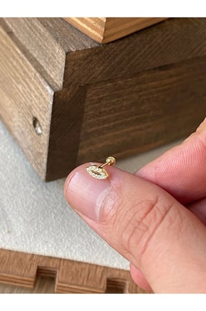 925 Ayar Gümüş Taşlı Dudak Modeli Kıkırdak Helix Tragus Piercingi Gümüş Piercing