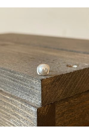 925 Ayar Gümüş İncili Kıkırdak Helix Tragus Piercingi Gümüş Piercing