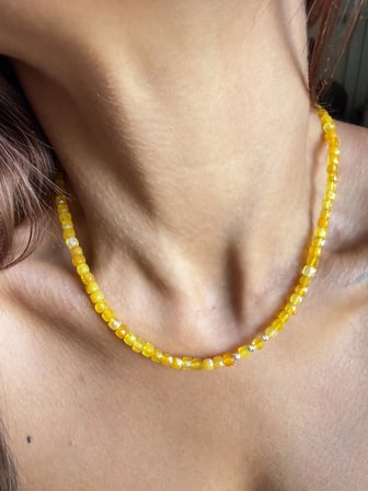 Gümüş Kilitli 4mm Kare Kesim Doğal Sarı Opal Doğaltaş Kolye Gümüş Dorika Detaylı