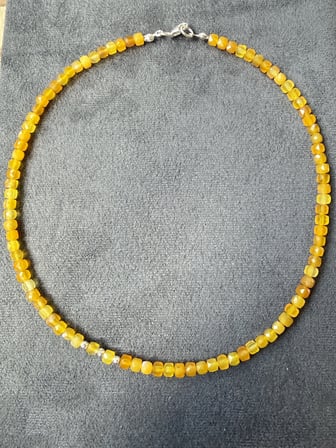 Gümüş Kilitli 4mm Kare Kesim Doğal Sarı Opal Doğaltaş Kolye Gümüş Dorika Detaylı