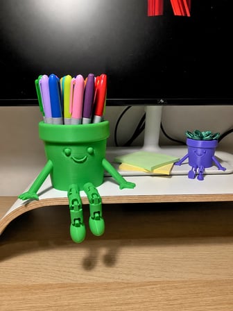 3D Baskı Hareketli Gülen Kalemlik - Eklemli Masaüstü Organizer - Yeşil