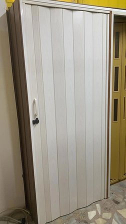 Akordeon Kapı Kibar Modeli, Akağaç Ahşap Desenli, 84x216cm