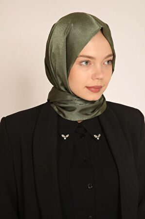 Akel Düz Aura Haki Renkli Şal – Parlak Dokulu, Günlük ve Özel Gün Uyumlu Modern Şal Modeli