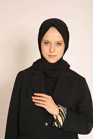 Akel Siyah Şal – Şık ve Tam Kalıp Tesettür Şal Modeli