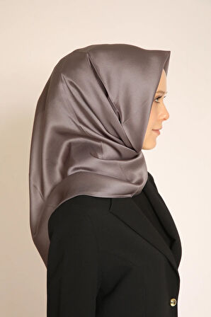 Akel Füme Düz Kristal Eşarp – Işıltılı ve Modern Duruşlu Tok Doku Eşarp Modeli