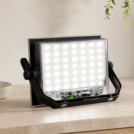 200W Güneş Enerjili Led Projektör - Kamp & Dış Mekan