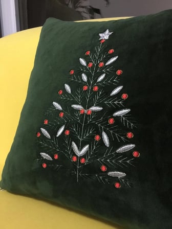 Merry & Bright Tree Kırlent Kılıfı