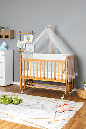 Ahşap Beşik Anne Yanı Beşik Vernikli 60x120 - Beyaz Güpür Uyku Seti + Yataklı + Tekerlekli