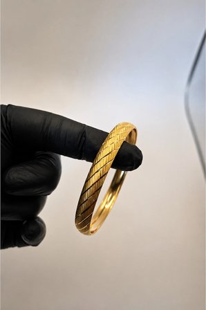 22 Ayar TSE Belgeli (8 GRAM) Yan Desen Işıltılı Şarnel Altın Bilezik 8 mm Gold Bilezik Düğün Nişan 6,2 cm